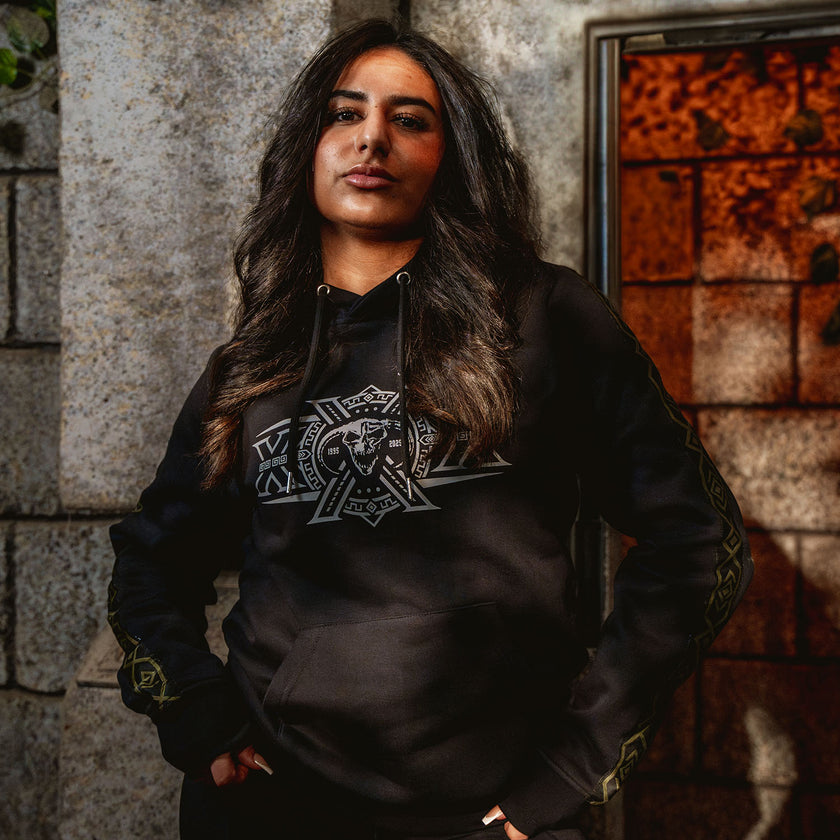 22. Hoodie 30YRS Black